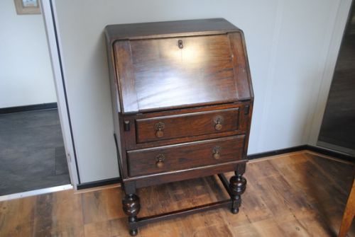 Secretaire.